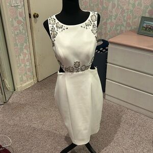 AVERY G size 8 white dress with jewels